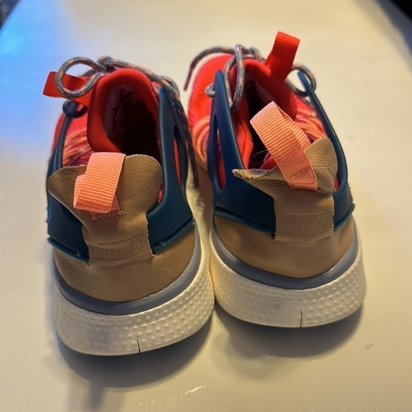 NIKE Free Virtious womens sneakers size 7; 725060-600 - Picture 4 of 7